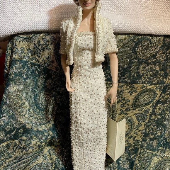 Franklin Mint Princess Diana Doll - Picture 2 of 12